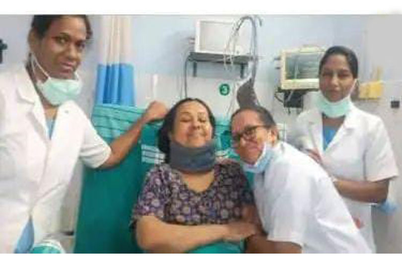 കഴുത്തിന് പരുക്കേറ്റ് ഐസിയുവില്‍ ചികിത്സയില്‍ കഴിയുന്നതിനിടെ ആരോഗ്യ മന്ത്രി വീണാ ജോര്‍ജ്ജിനൊപ്പം ആരോഗ്യപ്രവര്‍ത്തകര്‍ സെല്‍ഫിയെടുത്ത സംഭവത്തില്‍ വിശദീകരണം തേടി മന്ത്രിയുടെ ഓഫിസ്.